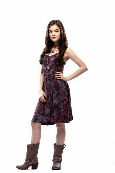 Lucy Hale 饰Aria Montgomery