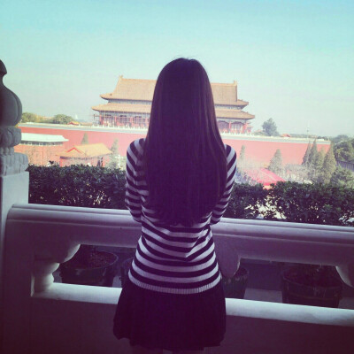 qq女生头像背影