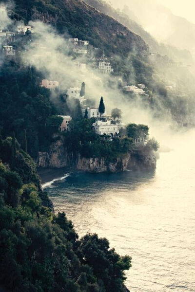阿马尔菲海岸，意大利 唯美 小清新 治愈 大气磅礴 摄影 人物 植物 怀旧 封面 风景