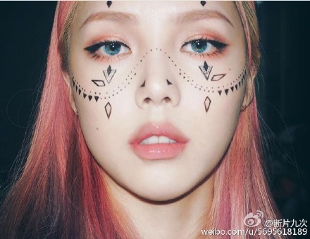 韩国美妆博主pony instagram更新face tattoo makeup。Halloween makeup check