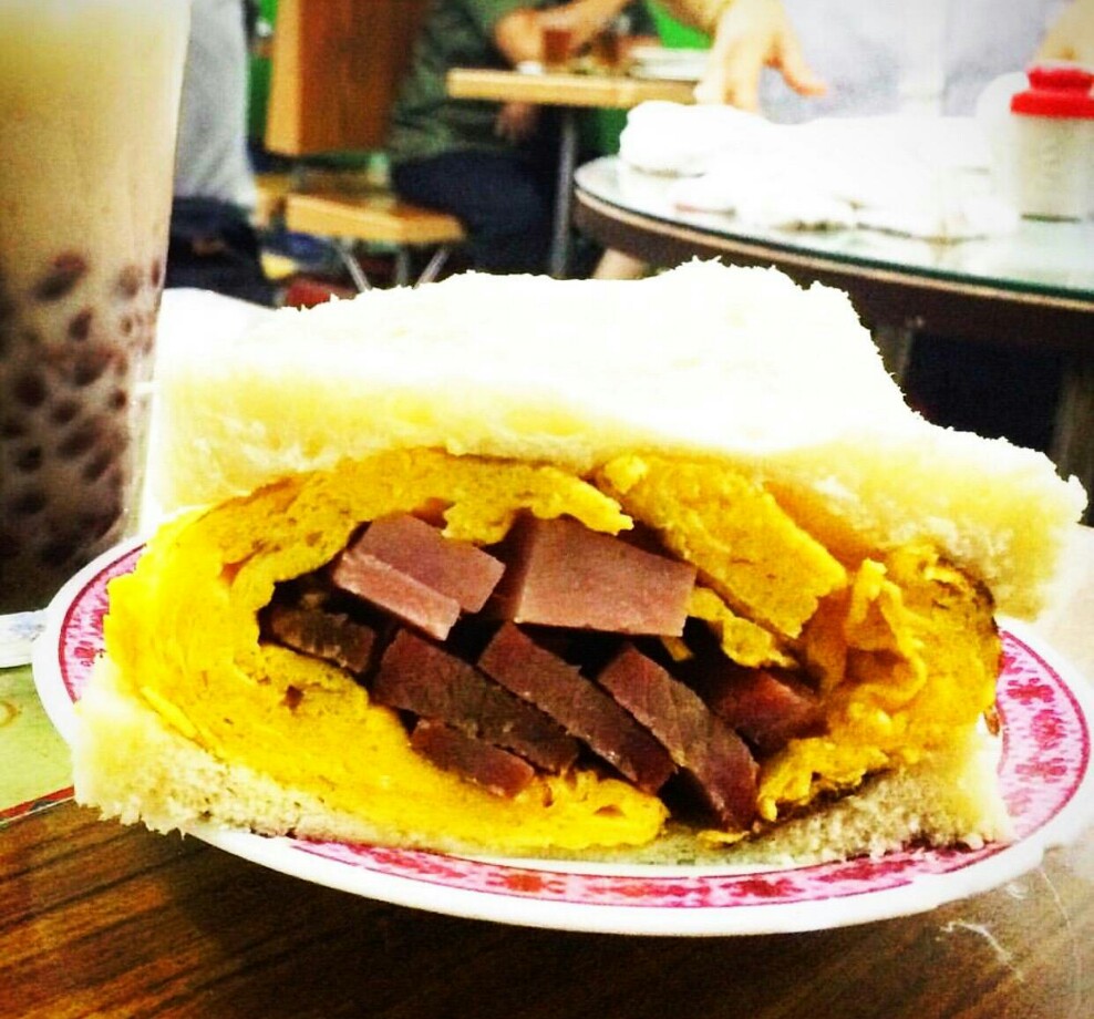 煎蛋叉烧三文治