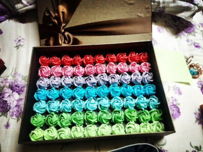 沉淀着彩虹似的梦