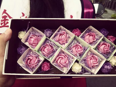 沉淀着彩虹似的梦