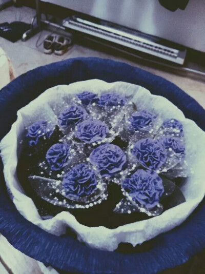 沉淀着彩虹似的梦