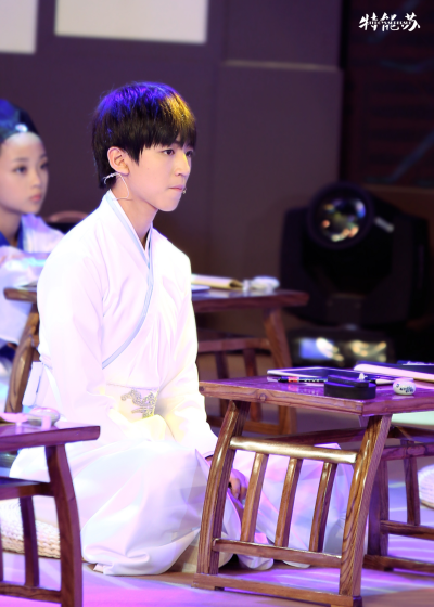 #王俊凯# #TFBOYS王俊凯# #TFBOYS# 151004 杭州步步高公开课 cr：SuperSue_KRJ特能苏站