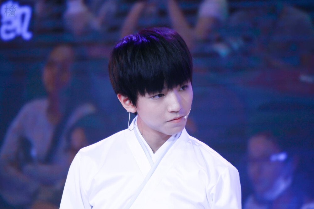 #王俊凯# #TFBOYS王俊凯# #TFBOYS# 151004 杭州步步高公开课 cr：橙子喵喵酥