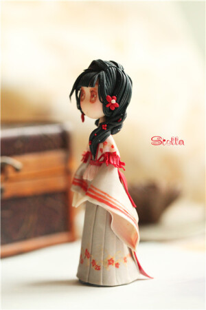 24节气古风拟人娃娃   不是汉服 发簪 发髻  此乃立春   灵感来自明朝厂公官服之下摆，，金色海浪隐纹搭配早春之梅，比较邻家的一款
发簪 发髻   此乃立春  灵感来自明朝厂公长袍下摆 海浪金色隐纹搭配 早春只美好