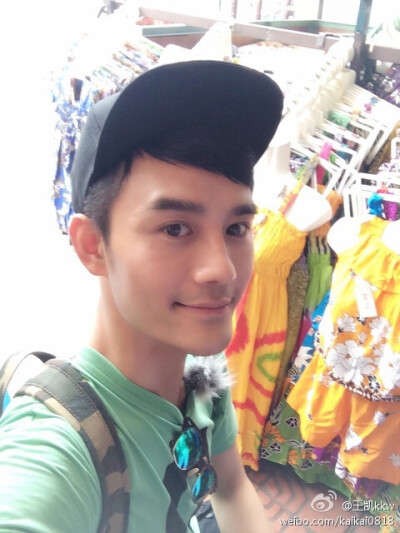 王凯kkw 凯凯王 靖王 高清无水印超美，颜好！手美！ 腿长！ 鹿眼 ！声线苏！一枚就能满足你所有的&amp;quot;控&amp;quot;求