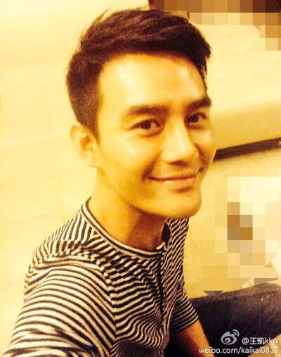 王凯kkw 凯凯王 靖王 高清无水印超美，颜好！手美！ 腿长！ 鹿眼 ！声线苏！一枚就能满足你所有的&amp;quot;控&amp;quot;求