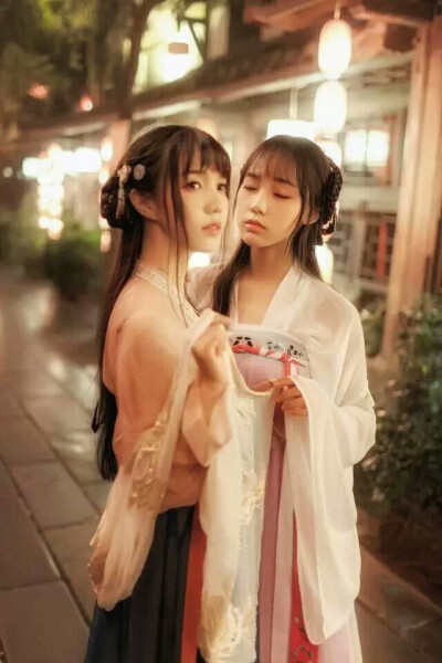 【@淡蓝色星星】#汉服#【锦里】 摄影@松溪大曲@See-21 梳妆@译午阿阿牛哥 出镜@浅猪家的七七 @静静陛下 「整理 落珏安—莫晓