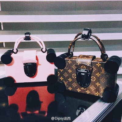 Louis Vuitton S/S 2016 Monogram Collections，新季重获新生的老花系列箱包…转自微博