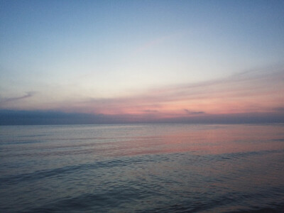 青海湖日落般的日出