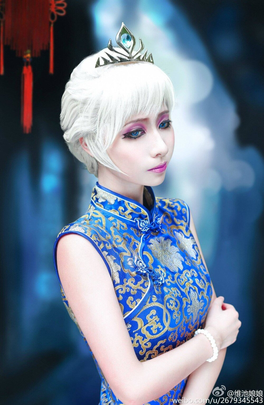 #COS正片##冰雪奇缘##中国风旗袍#  Elsa/妆面/后期调色：维池  ◆