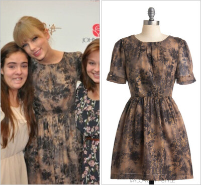 Event：Speak Now World Tour Meet &amp;amp; Greet | Adelaide, AU | March 4, 2012 Dress：ModCloth ‘Gold Leaf Dessert Dress’ Taylor在SpeakNow世界巡回演唱会澳大利亚阿德莱德站的M&amp;amp;G与粉丝合影。