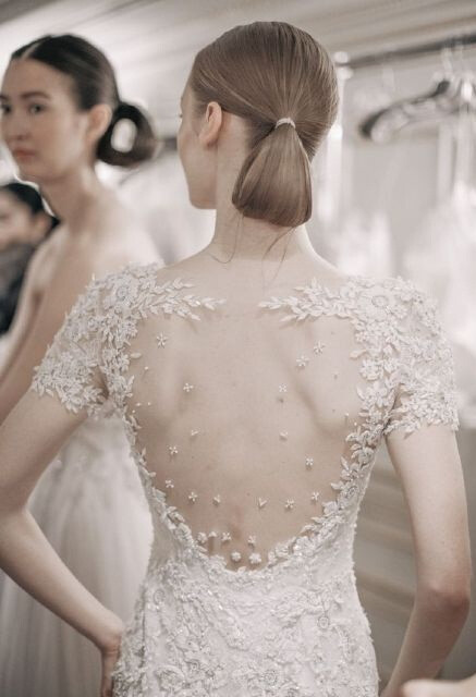 Marchesa Bridal SS16 backstage｜纯白的婚纱，纯净的你……