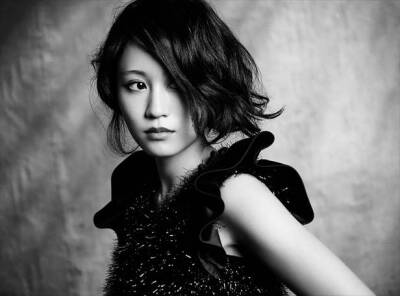 armani 前田敦子