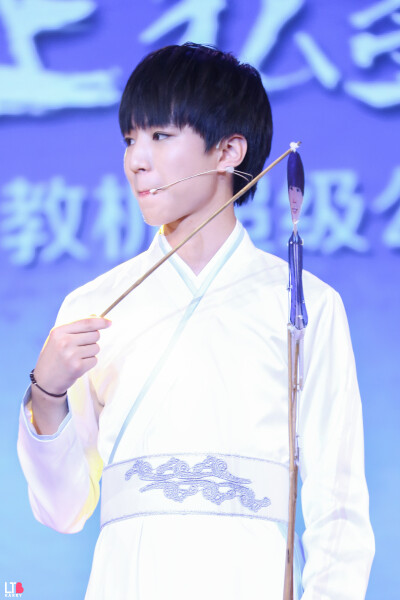 #王俊凯# #TFBOYS王俊凯# #TFBOYS# 151004 杭州步步高公开课 cr：王俊凯遛图博