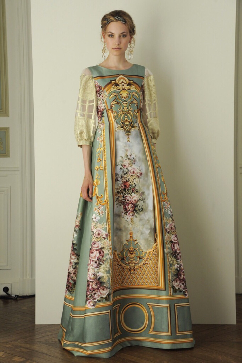 【衣睹为快时装周】 华服霓裳 时装周 服饰风尚 秀场 Alberta Ferretti collection 宫廷复古美