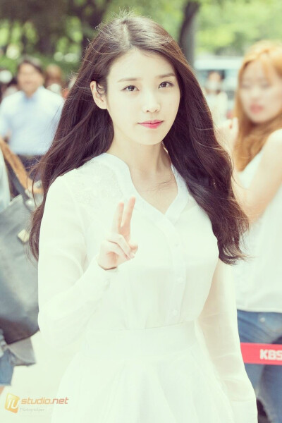 IU