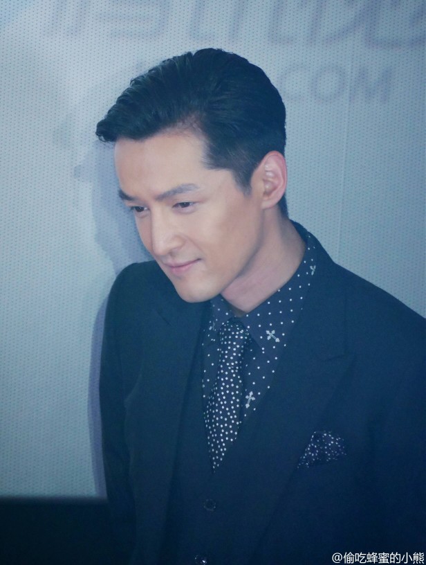 胡歌。琅琊榜梅长苏。伪装者明台。猎场。古月哥欠。仙剑。大好时光。喜欢就关注我吧~