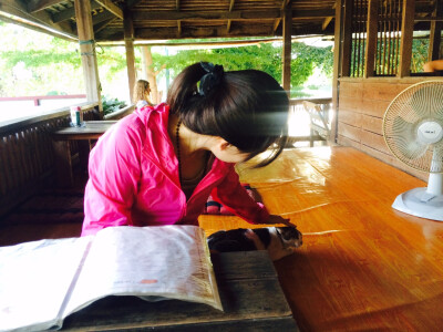 Having Breakfast With Little Kitty @Ayutthaya