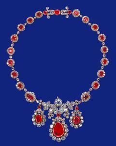 英国女王伊莉莎白二世的红宝石项链