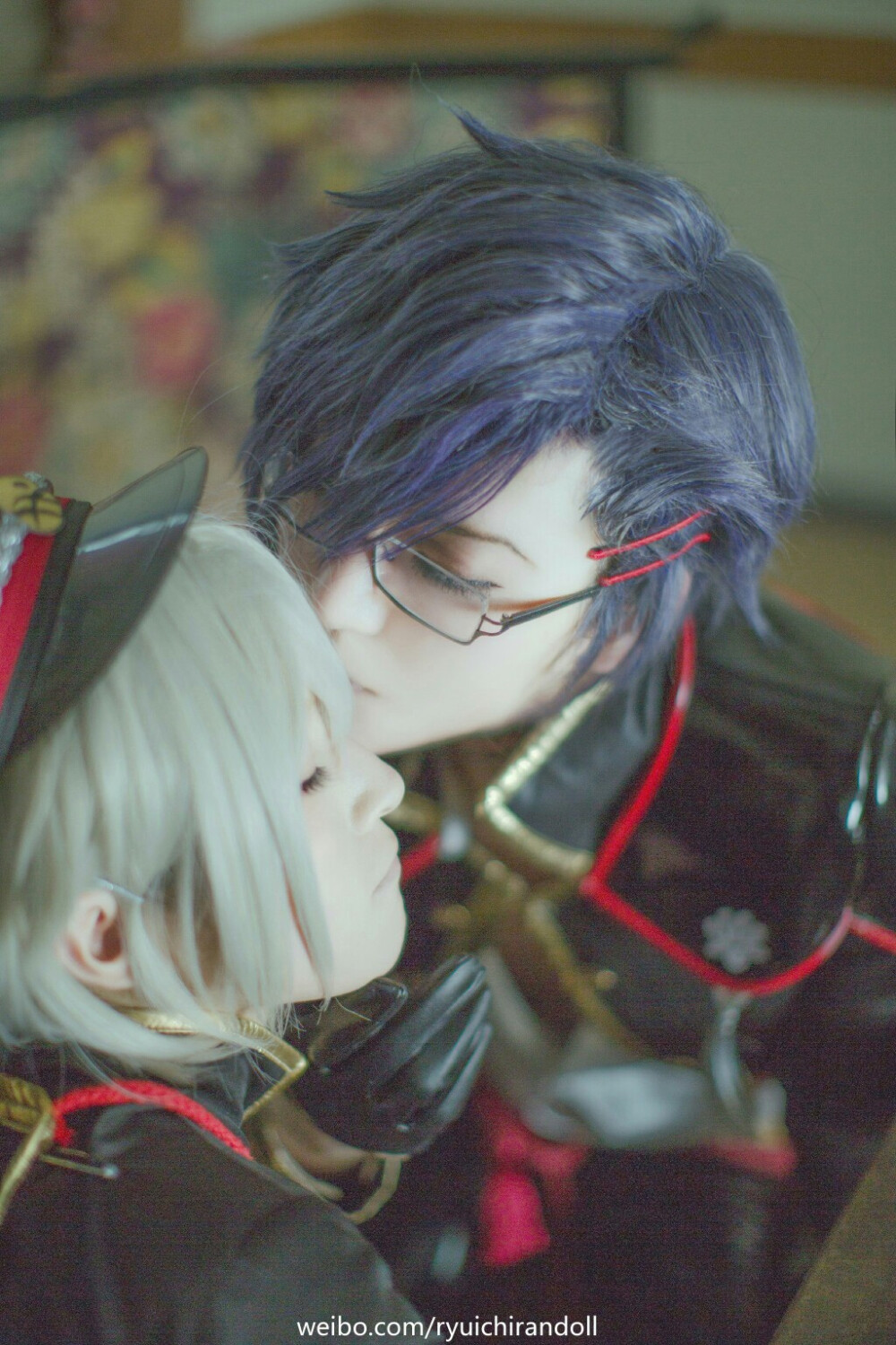 #刀剑乱舞##明石国行# Cn：Ryuichi_二葉: @ pozhu#萤丸cn：D子魔王嫁 摄影@vmbun簡 @平凡是真平淡是福 【即使粉身碎骨我也会保护你。在哪里我都会找到你即使你变成了萤火虫】