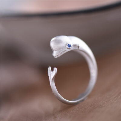 纯银饰品原创设计白鲸鲸鱼宝石眼戒指 时尚小清新轻奢风礼物