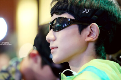 终于不用把墨镜P上去叻