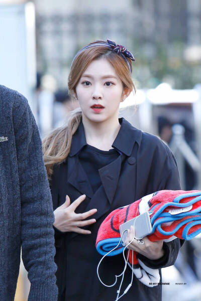 #Red Velvet##Irene 151030 音乐银行上班 饭拍2P cr:be my brownie 饭拍禁二改禁商用转载注明出处 原图戳http://t.cn/RUcs3wi http://t.cn/RUcs3w6