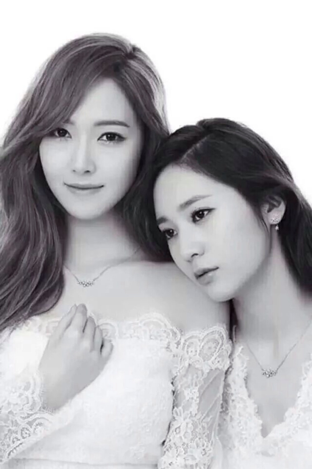 少女时代Jessica 和f（x）Krystal 高颜值好基因 郑氏姐妹 Jessica And Krystal 美颜盛世 美女 手机屏保锁屏壁纸 头像 Sone在哪里？女神