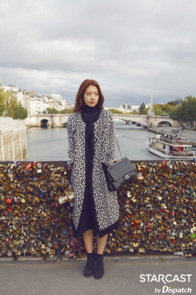 Paris trip #朴信惠女神#锁住这个美丽瞬间。