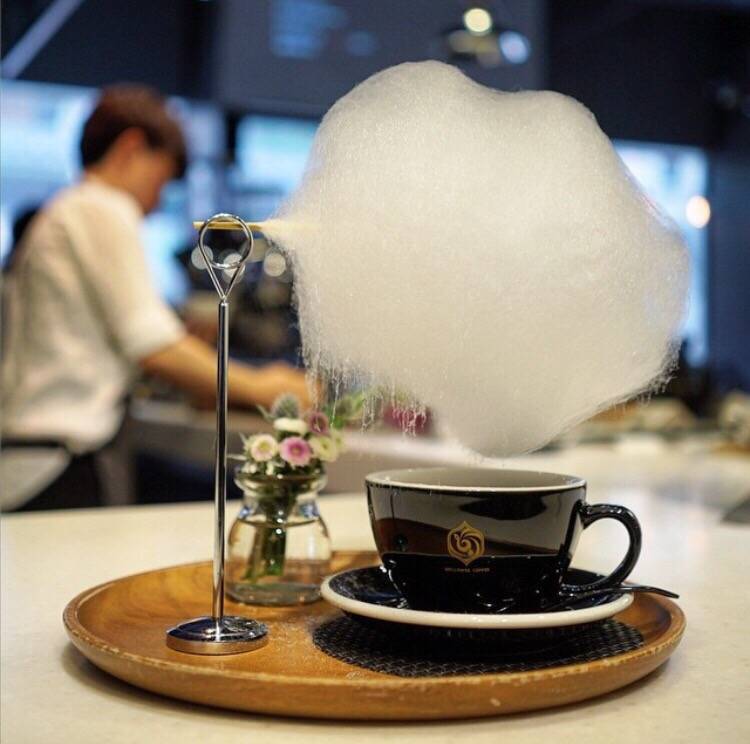 给咖啡下一场棉花糖雨 ☁️ ☕️