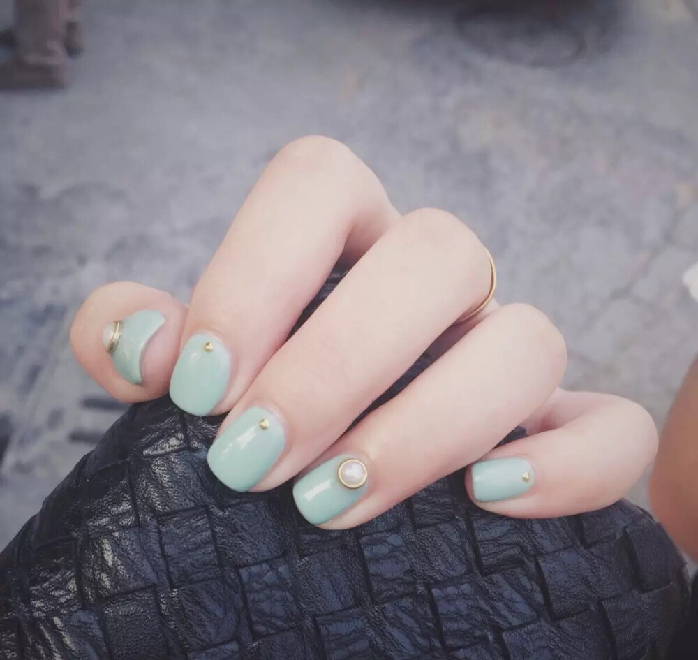 ✨Bling.bling美美甲【薄荷绿金色铆钉 珍珠 大气