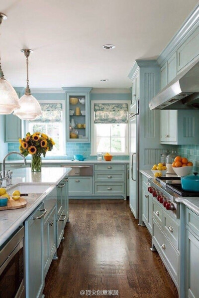 粉蓝色的厨房