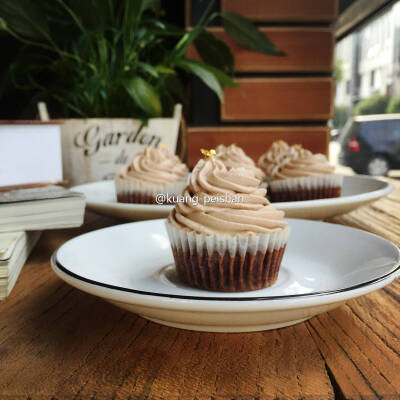 *brownie cup cake