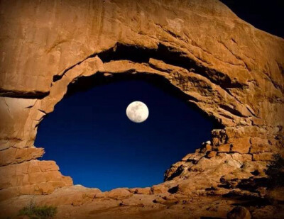 月亮的眼睛美美哒