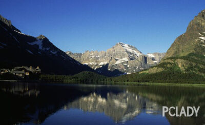 10.Glacier National Park美国冰川国家公园 也许再过一段时日这座国家公园的美名就不复在，因为科学家预测2020~2030年美国国家公园将会开放免费参观冰川，到时候会严重破坏这里的生态系统。