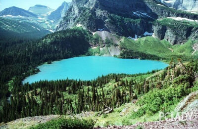 10.Glacier National Park美国冰川国家公园 也许再过一段时日这座国家公园的美名就不复在，因为科学家预测2020~2030年美国国家公园将会开放免费参观冰川，到时候会严重破坏这里的生态系统。