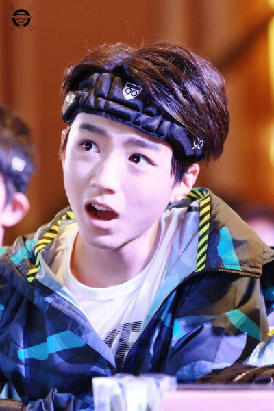 #王俊凯# #TFBOYS王俊凯# #王俊凯的加速青春# 151104 深圳全员加速中发布会