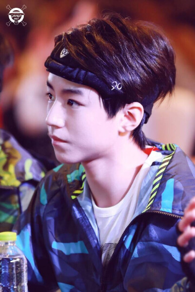 #王俊凯# #TFBOYS王俊凯# #王俊凯的加速青春# 151104 深圳全员加速中发布会