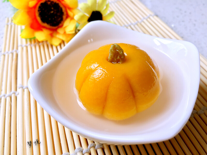 南瓜汤圆http://home.meishichina.com/recipe-213040.html