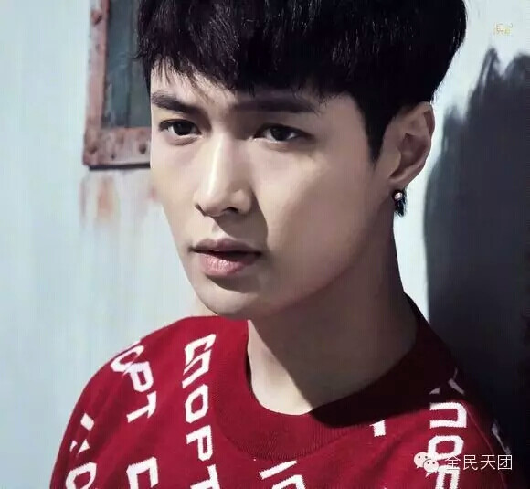 #张艺兴#Love Me Right ～romantic universe～EXO单封扫图