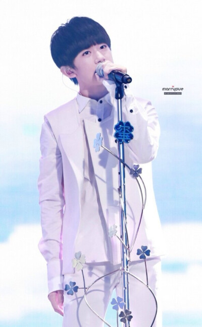 易烊千玺 小王子 壁纸 锁屏 屏保 头像