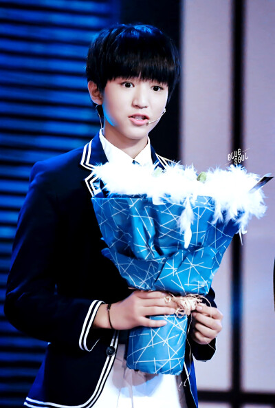 #王俊凯 #tfboys王俊凯 #tfboys iPhone手机壁纸桌面背景 高清 美颜 酷帅