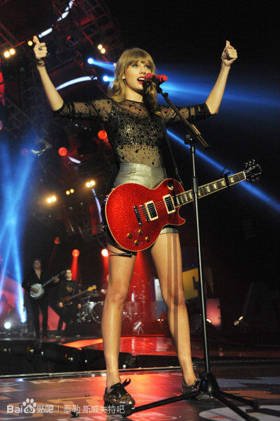 『Swiftie』[08/03]Red Tour Des Moines, Iowa35p