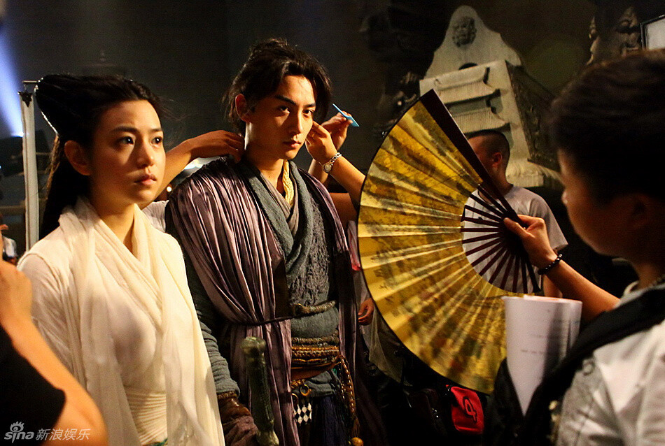 2015电视剧神雕侠侣 陈晓饰演杨过 cr.新浪娱乐