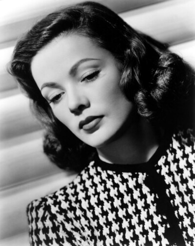 【吉恩·蒂尔尼 Gene Tierney】1920年11月19日--1991年11月6日，1945年以《狂恋》获奥斯卡最佳女主角提名。