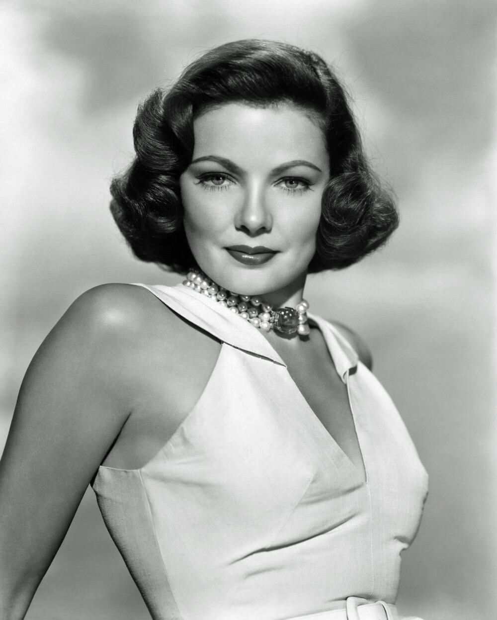 【吉恩·蒂尔尼 Gene Tierney】1920年11月19日--1991年11月6日，1945年以《狂恋》获奥斯卡最佳女主角提名。