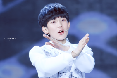 TFBOYS王源 150927 央视中秋晚会 cr：OneDay